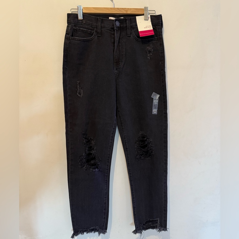 NWT So high rise distressed mom jeans